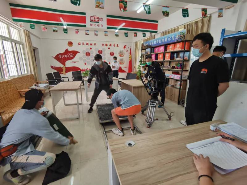 寻甸广告片拍摄公司：极简主义践行者，少即是多的视觉哲学